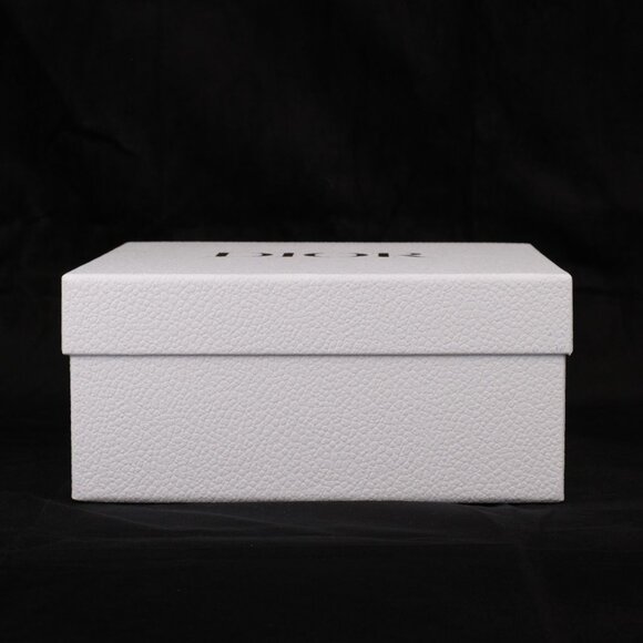 Christian Dior White Gift Box - Picture 3 of 6